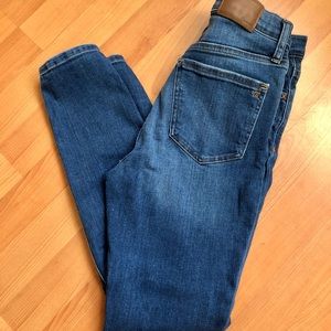 🦋*FIRM* Madewell 11” Roadtripper Jeans!